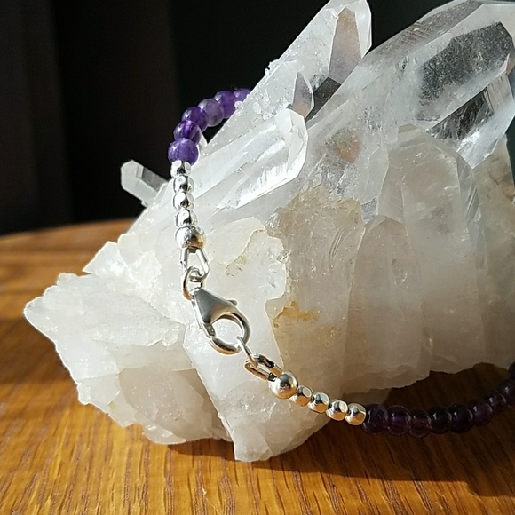 Handmade Amethyst and Onyx bracelet - Picture 2 of 3